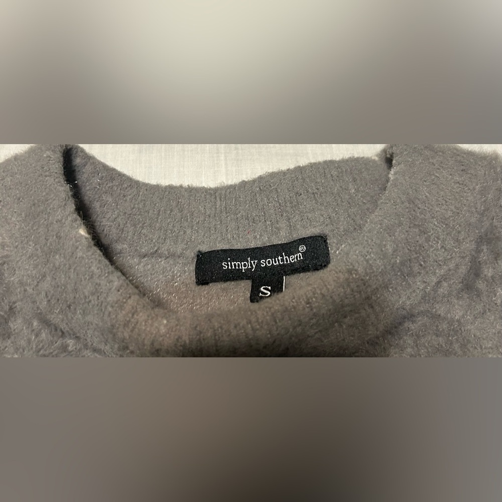Simply Southern Gray Sweater with Daisy Pattern - Picture 3 of 8